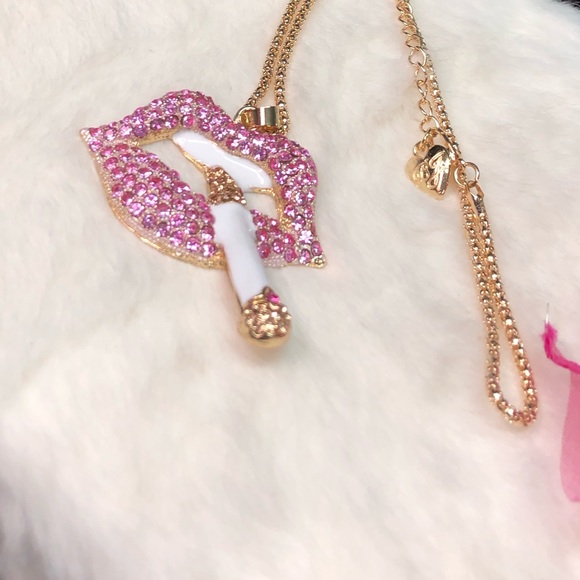 NWT BETSEY JOHNSON HOT LIPS NECKLACE - PINK OR RED - Picture 4 of 6